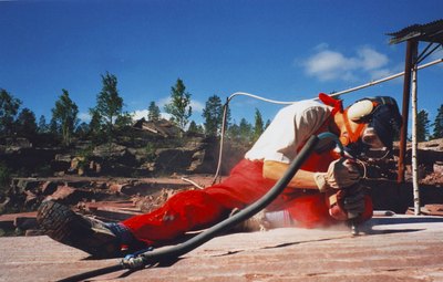 1995 Bildhauereisymposion Schweden Konscha Schostak, www-memoria-stein.de  