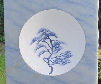 Urnengrabstein aus Azul do Macaubas mit gemaltem chinesischem Baum, www.memoria-stein.de  
